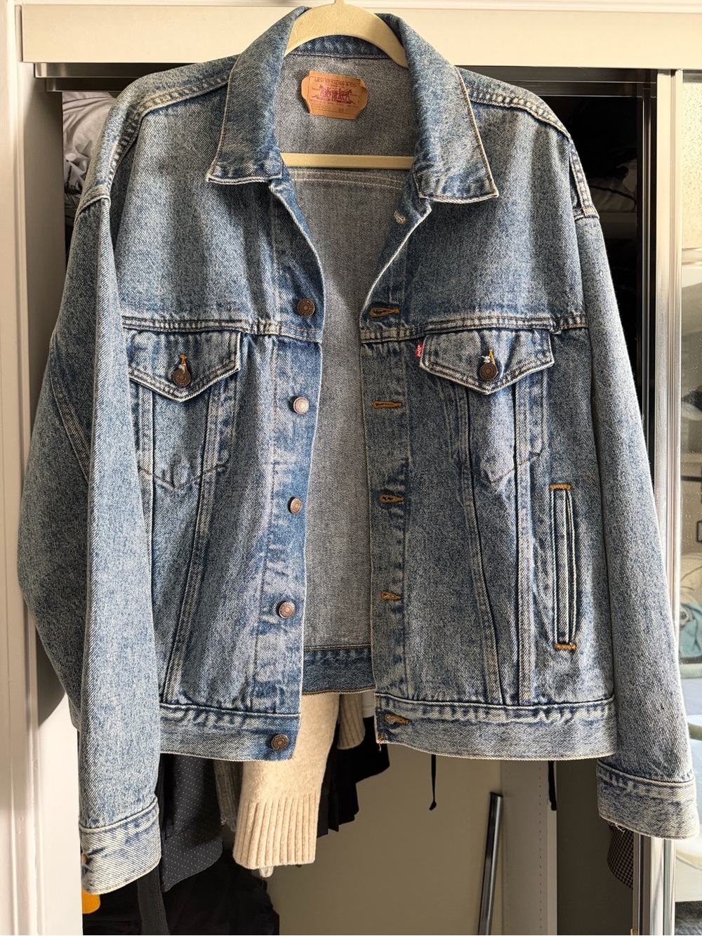 Men’s Vintage Acid Wash Levi’s Denim Jacket- never worn
